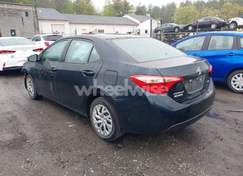 Photo 3 of 2019 Toyota Corolla LE (VIN 2T1BURHEXKC185698)