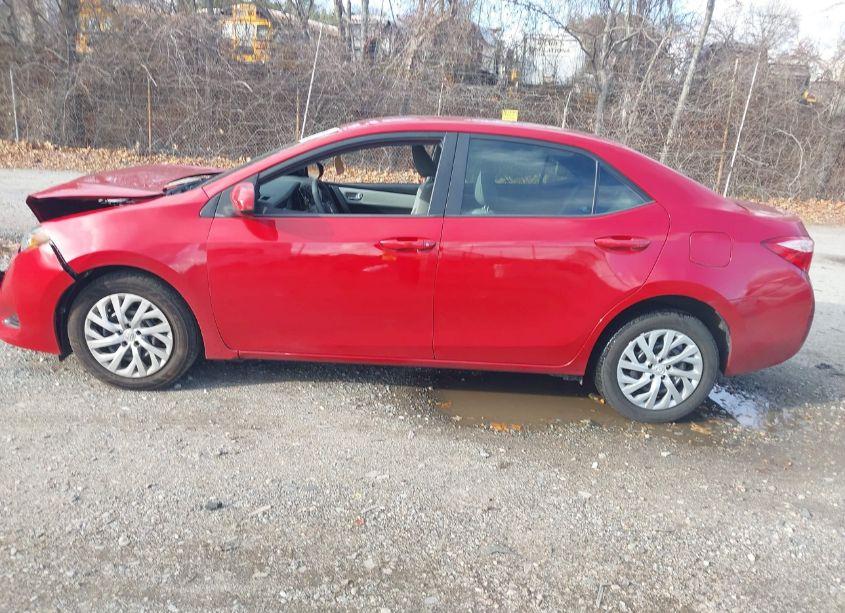 Photo 14 of 2019 Toyota Corolla LE (VIN 2T1BURHEXKC190139)