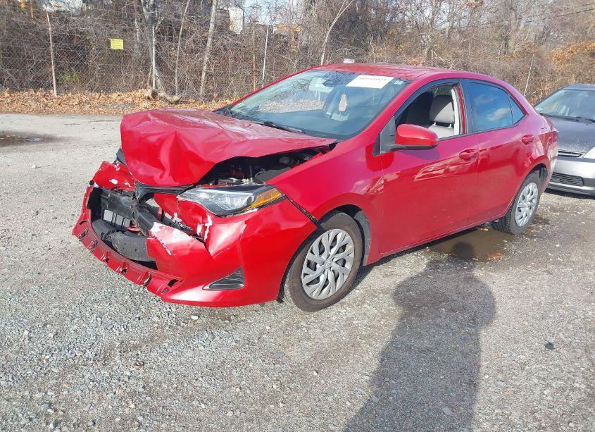 Photo 2 of 2019 Toyota Corolla LE (VIN 2T1BURHEXKC190139)