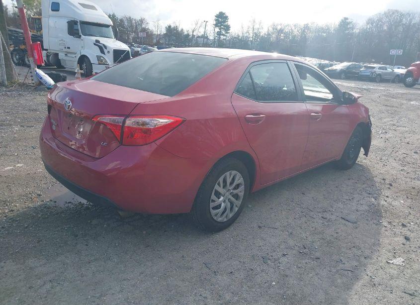 Photo 4 of 2019 Toyota Corolla LE (VIN 2T1BURHEXKC190139)
