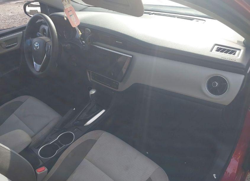 Photo 5 of 2019 Toyota Corolla LE (VIN 2T1BURHEXKC190139)