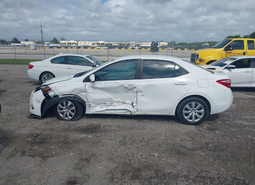 Photo 14 of 2019 Toyota Corolla LE (VIN 2T1BURHEXKC192408)