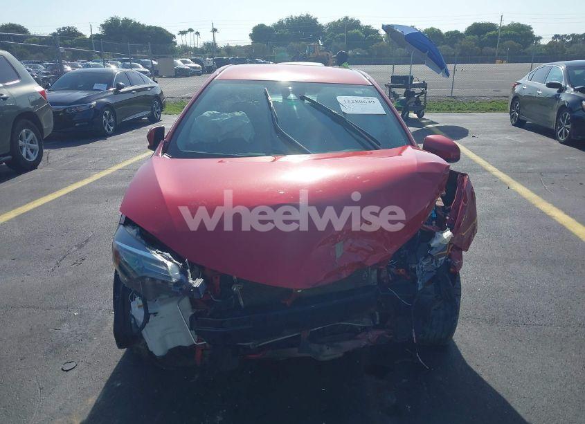 Photo 12 of 2019 Toyota Corolla LE (VIN 2T1BURHEXKC192487)