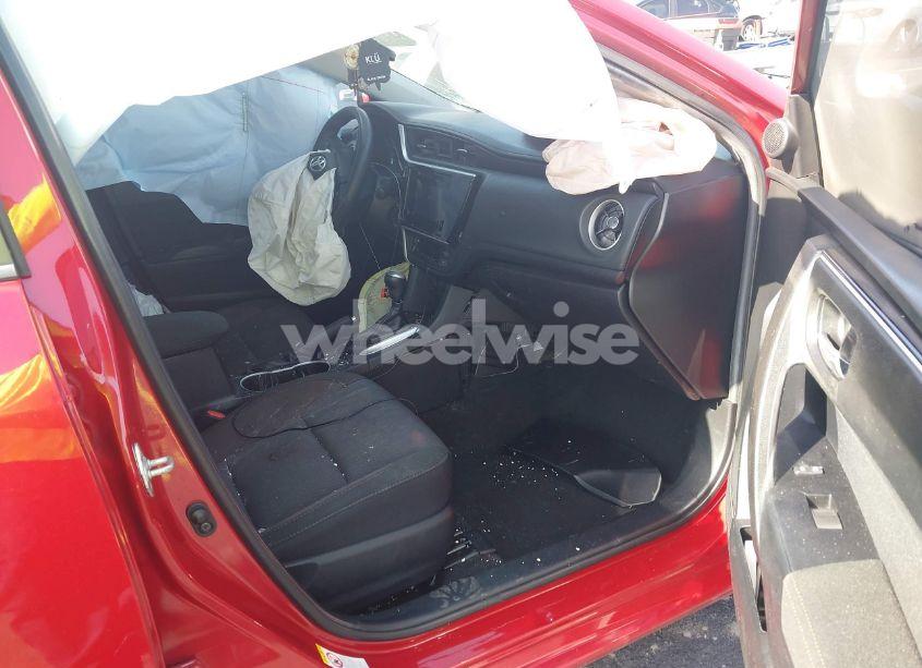 Photo 5 of 2019 Toyota Corolla LE (VIN 2T1BURHEXKC192487)