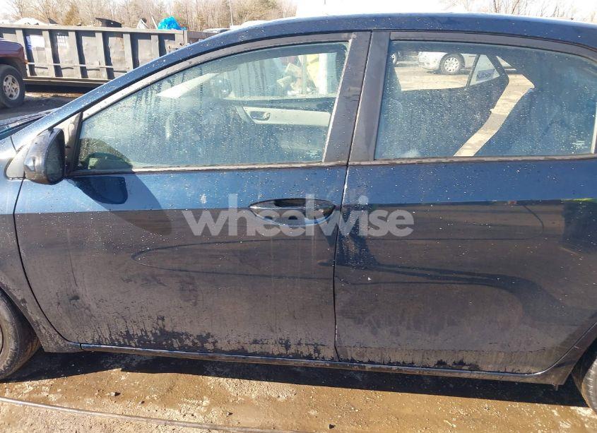 Photo 14 of 2019 Toyota Corolla LE (VIN 2T1BURHEXKC199469)