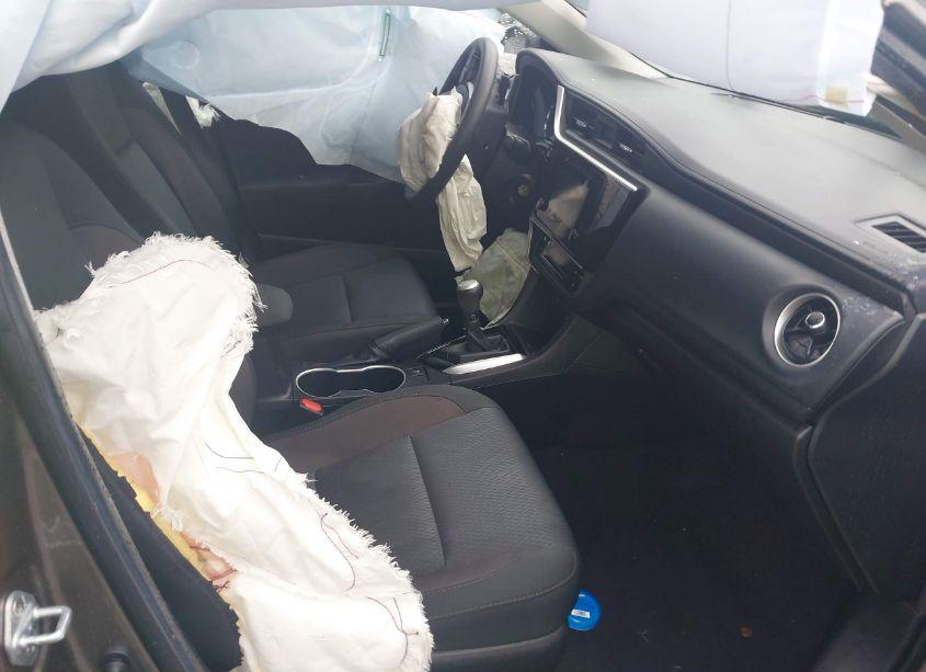 Photo 5 of 2019 Toyota Corolla LE (VIN 2T1BURHEXKC201253)