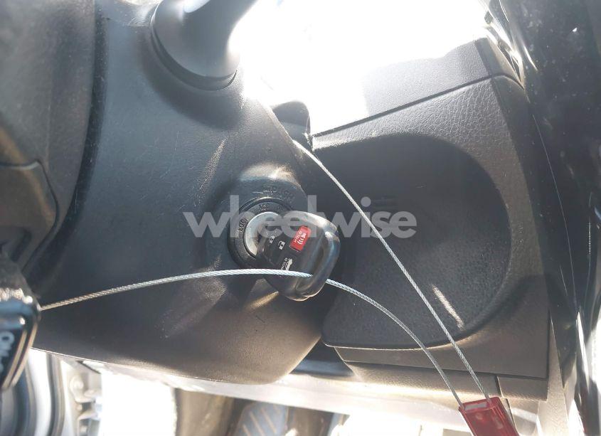 Photo 11 of 2019 Toyota Corolla LE (VIN 2T1BURHEXKC208686)