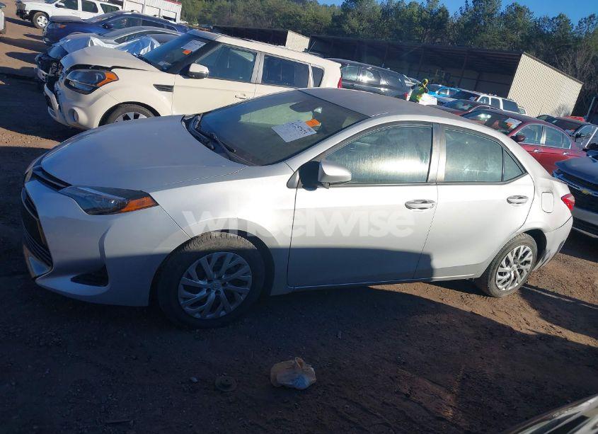 Photo 14 of 2019 Toyota Corolla LE (VIN 2T1BURHEXKC208686)