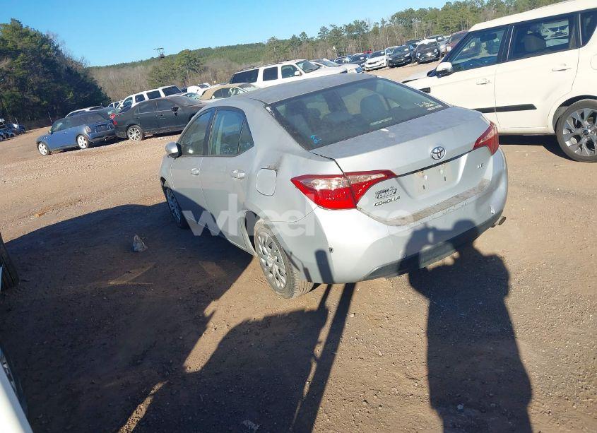 Photo 3 of 2019 Toyota Corolla LE (VIN 2T1BURHEXKC208686)