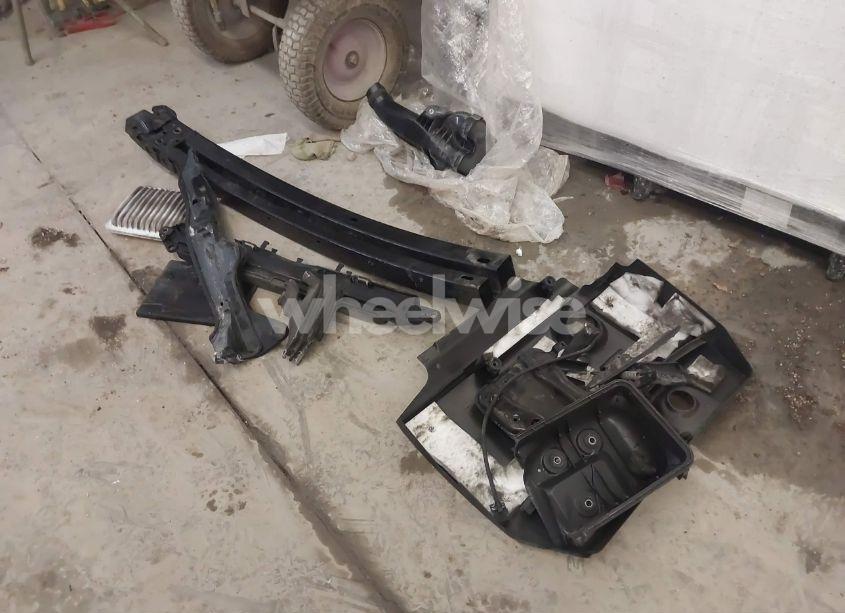 Photo 12 of 2019 Toyota Corolla LE (VIN 2T1BURHEXKC213161)