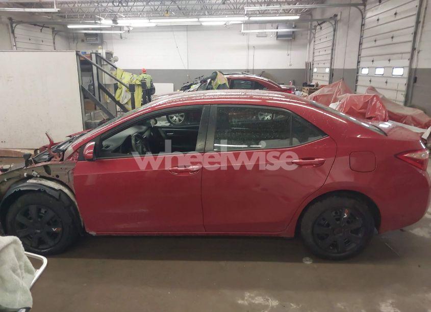 Photo 15 of 2019 Toyota Corolla LE (VIN 2T1BURHEXKC213161)