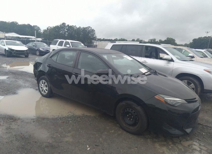 2019 Toyota Corolla L (VIN 2T1BURHEXKC215007) main photo