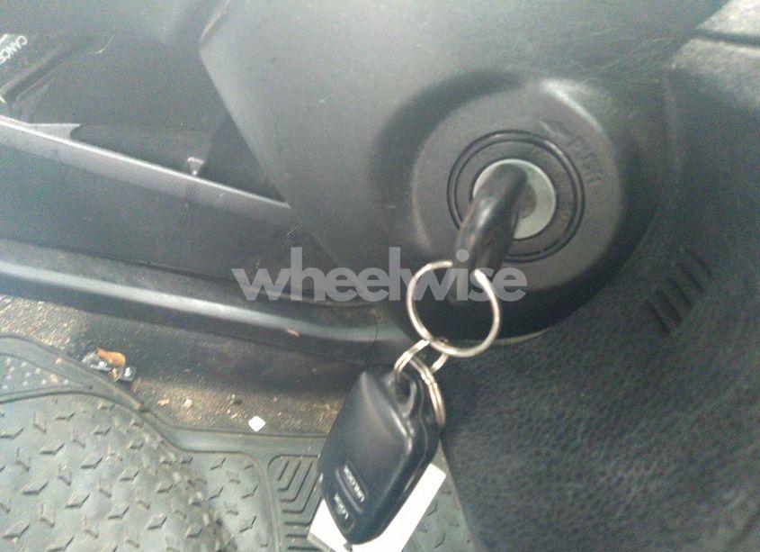 Photo 11 of 2019 Toyota Corolla L (VIN 2T1BURHEXKC215007)