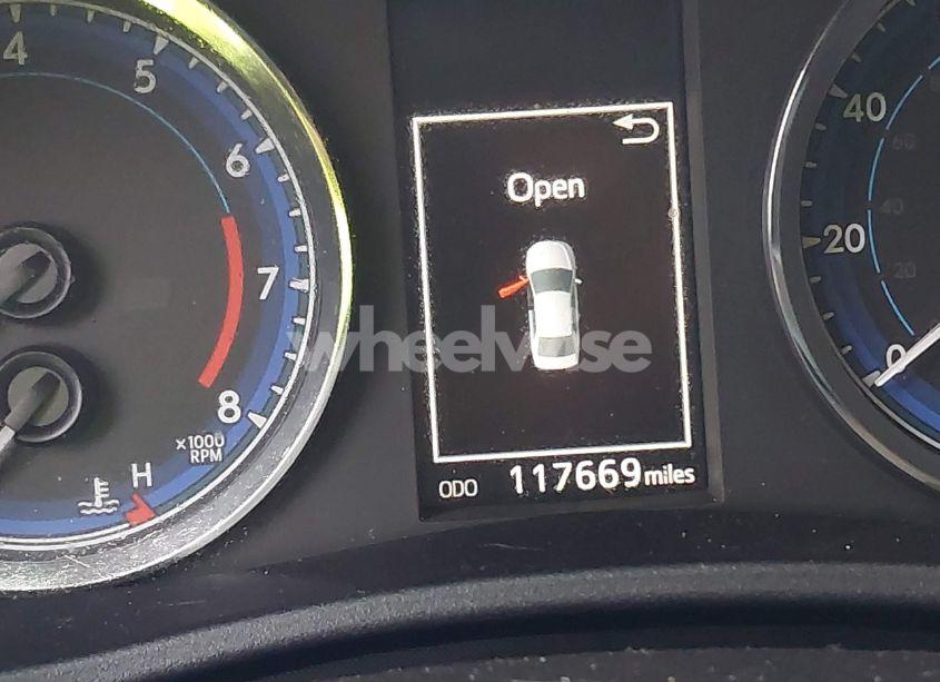 Photo 16 of 2019 Toyota Corolla SE (VIN 2T1BURHEXKC217601)