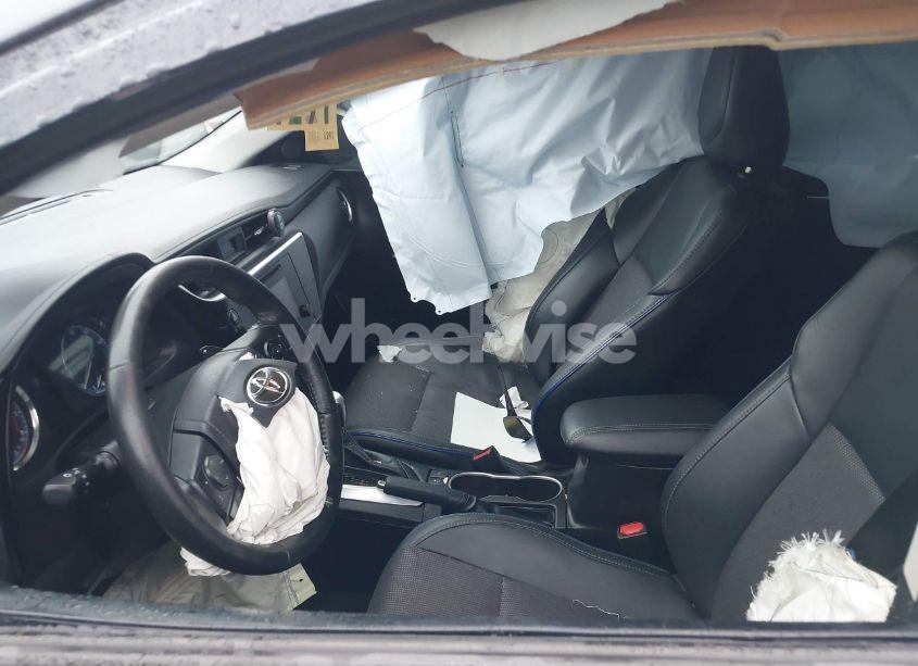 Photo 5 of 2019 Toyota Corolla SE (VIN 2T1BURHEXKC217601)