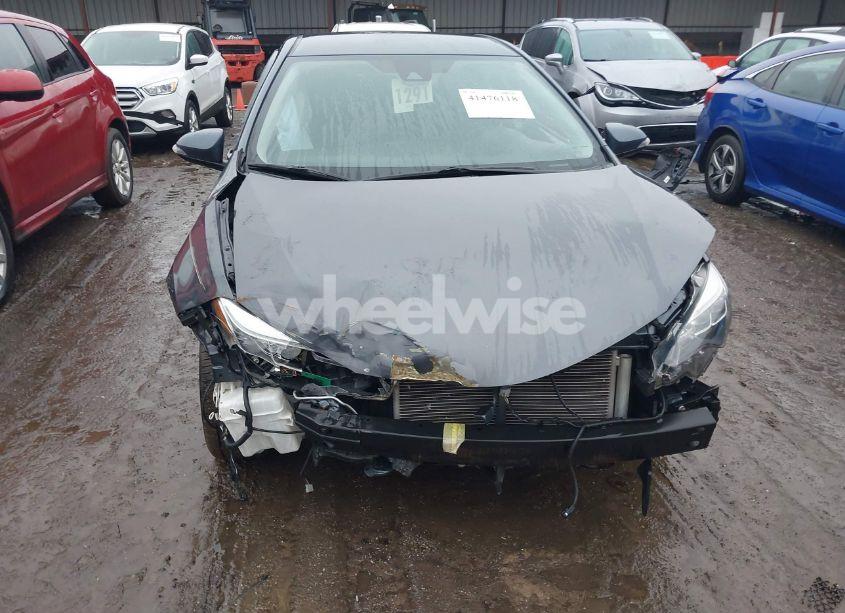 Photo 6 of 2019 Toyota Corolla SE (VIN 2T1BURHEXKC217601)