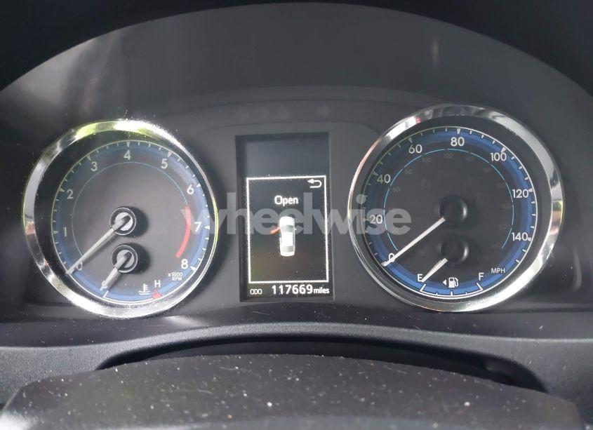 Photo 7 of 2019 Toyota Corolla SE (VIN 2T1BURHEXKC217601)