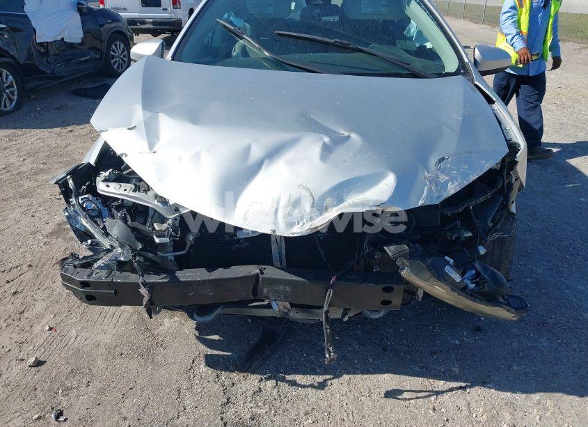 Photo 12 of 2019 Toyota Corolla LE (VIN 2T1BURHEXKC222037)