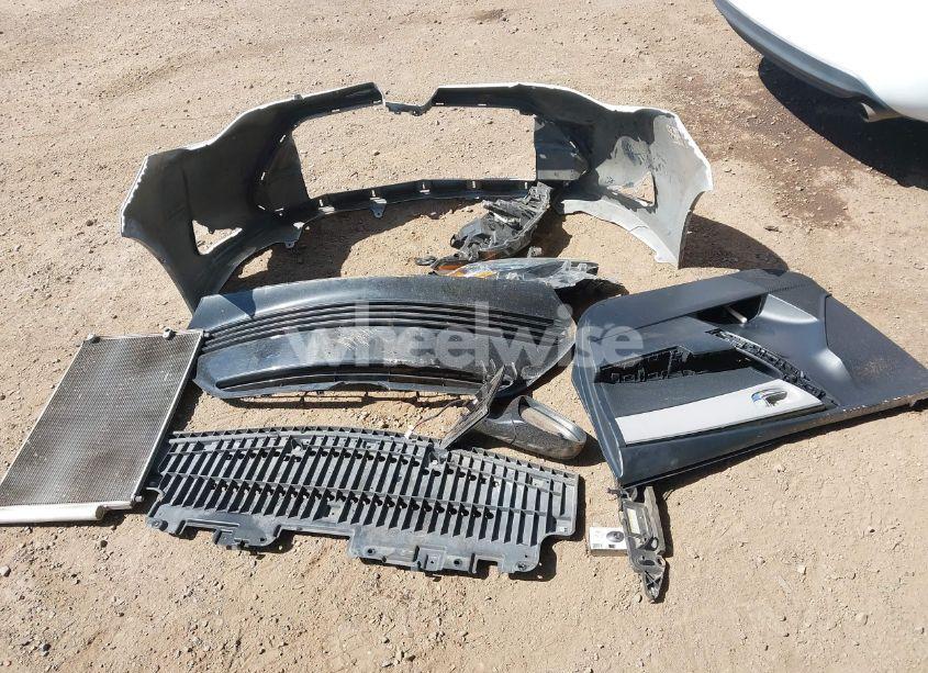 Photo 12 of 2019 Toyota Corolla LE (VIN 2T1BURHEXKC230753)