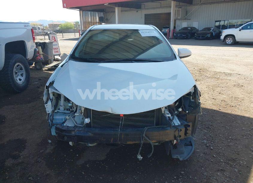 Photo 13 of 2019 Toyota Corolla LE (VIN 2T1BURHEXKC230753)