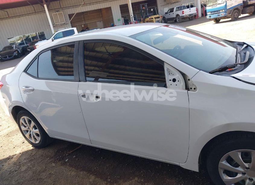 Photo 14 of 2019 Toyota Corolla LE (VIN 2T1BURHEXKC230753)