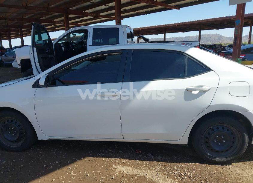 Photo 15 of 2019 Toyota Corolla LE (VIN 2T1BURHEXKC230753)