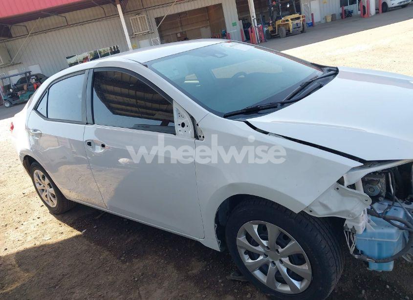 Photo 18 of 2019 Toyota Corolla LE (VIN 2T1BURHEXKC230753)