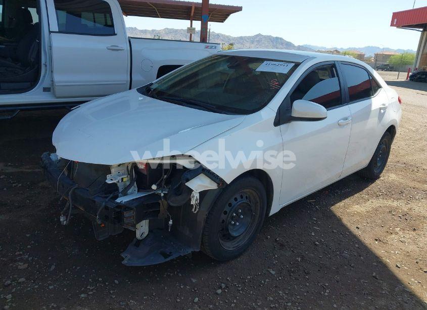 Photo 2 of 2019 Toyota Corolla LE (VIN 2T1BURHEXKC230753)