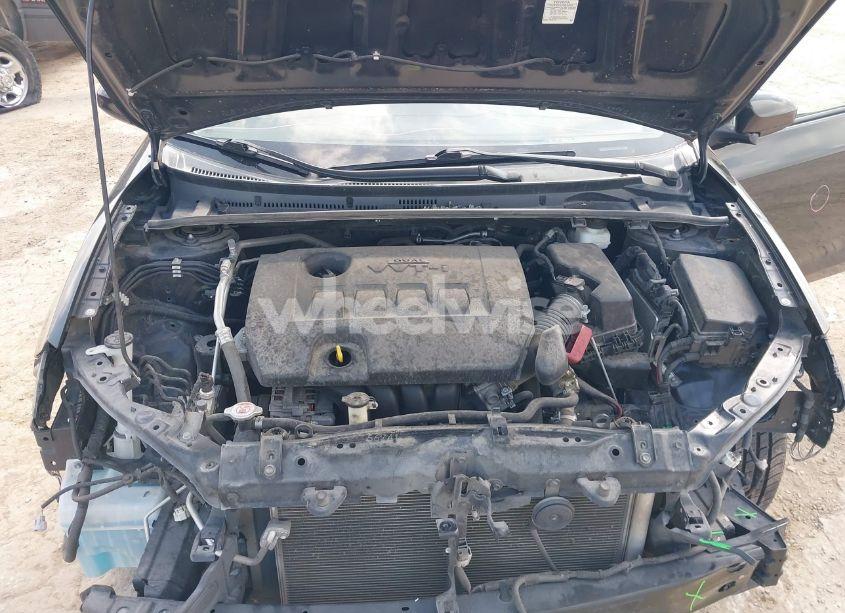 Photo 10 of 2019 Toyota Corolla LE (VIN 2T1BURHEXKC238495)