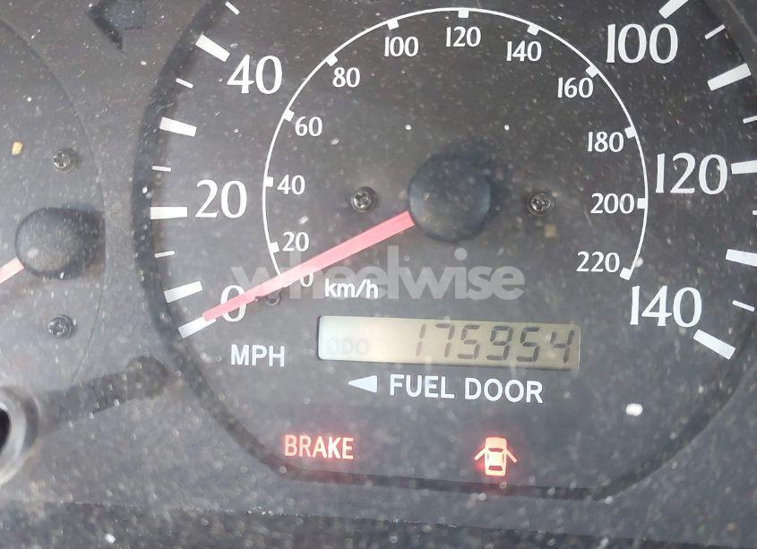 Photo 15 of 2002 Toyota Camry SOLARA SLE V6 (VIN 2T1FF28P02C566318)