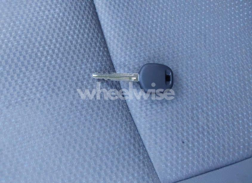 Photo 11 of 2009 Toyota Matrix S (VIN 2T1KE40E09C005263)