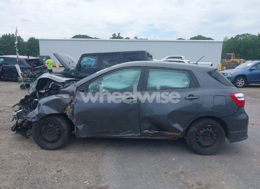 Photo 13 of 2009 Toyota Matrix S (VIN 2T1KE40E69C006580)