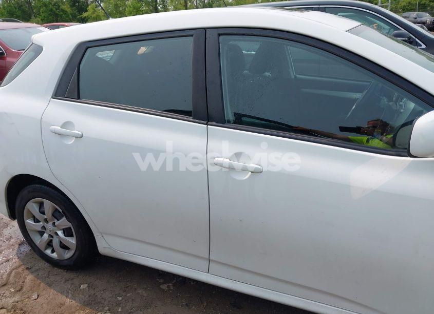 Photo 14 of 2011 Toyota Matrix S (VIN 2T1KE4EE4BC047952)