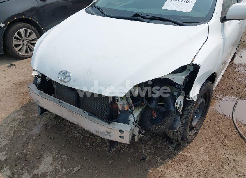 Photo 6 of 2011 Toyota Matrix S (VIN 2T1KE4EE4BC047952)