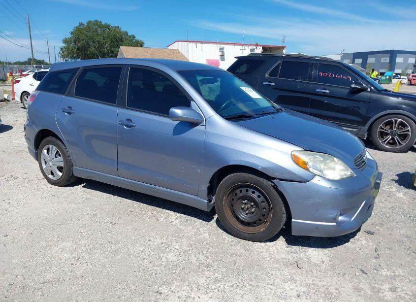 2006 Toyota Matrix XR (VIN 2T1KR30E06C560739) main photo