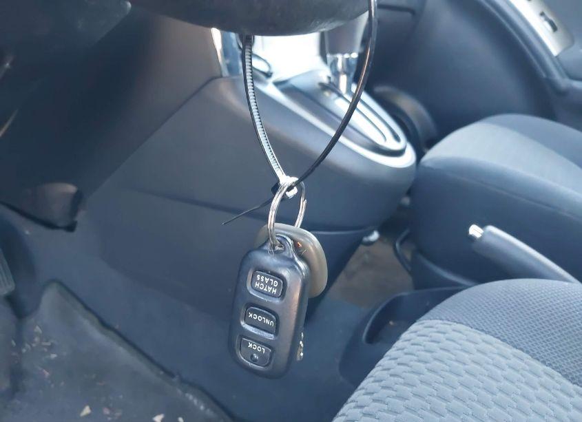 Photo 11 of 2007 Toyota Matrix (VIN 2T1KR30E27C652002)