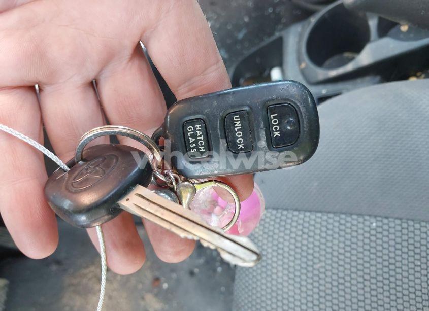 Photo 11 of 2007 Toyota Matrix XR (VIN 2T1KR30E27C663615)