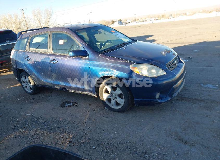 2005 Toyota Matrix XR (VIN 2T1KR32E05C358057) main photo