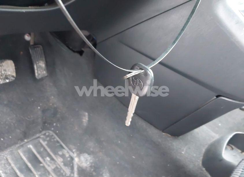 Photo 11 of 2006 Toyota Matrix XR (VIN 2T1KR32E06C565176)