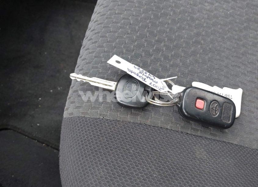 Photo 11 of 2007 Toyota Matrix (VIN 2T1KR32E07C648589)