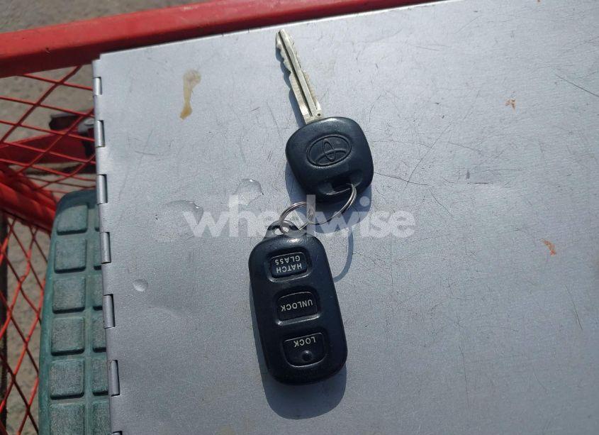 Photo 11 of 2007 Toyota Matrix (VIN 2T1KR32E07C658507)