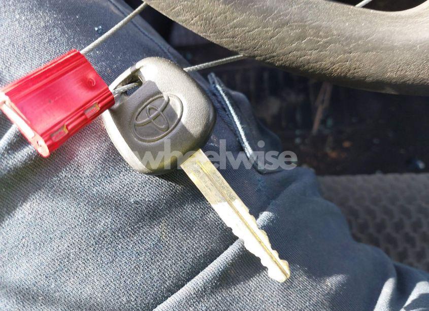 Photo 11 of 2007 Toyota Matrix (VIN 2T1KR32E07C665036)