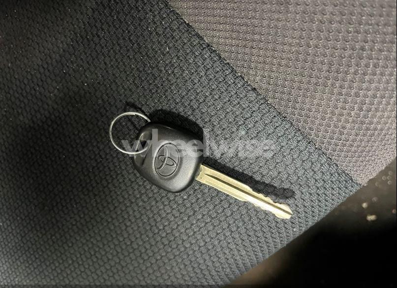 Photo 11 of 2008 Toyota Matrix XR (VIN 2T1KR32E08C710803)