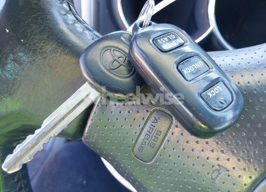 Photo 11 of 2005 Toyota Matrix XR (VIN 2T1KR32E15C481270)