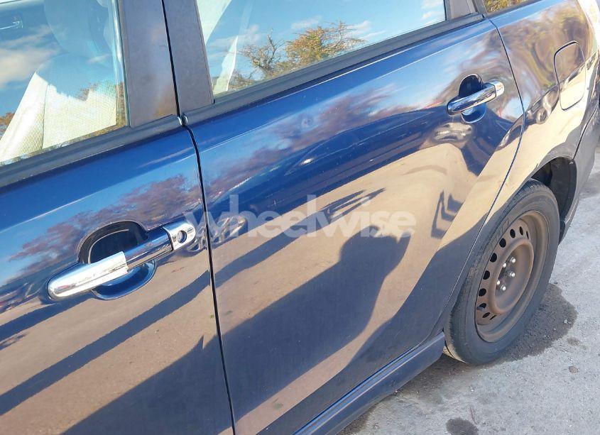 Photo 21 of 2005 Toyota Matrix XR (VIN 2T1KR32E15C481270)