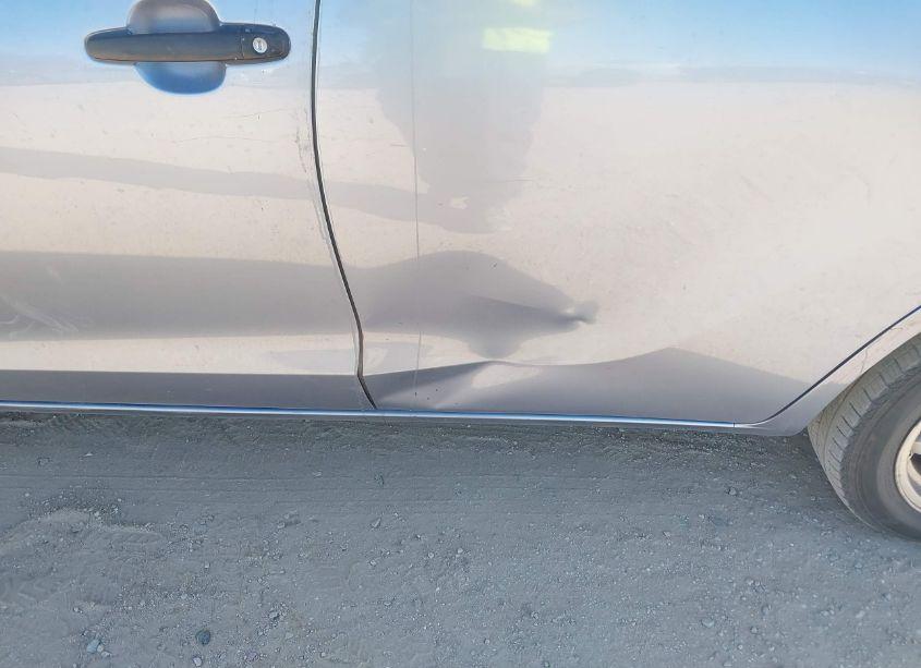 Photo 6 of 2006 Toyota Matrix (VIN 2T1KR32E16C570967)