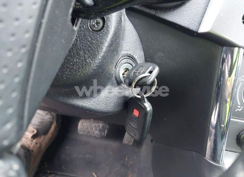 Photo 11 of 2007 Toyota Matrix XR (VIN 2T1KR32E17C635303)