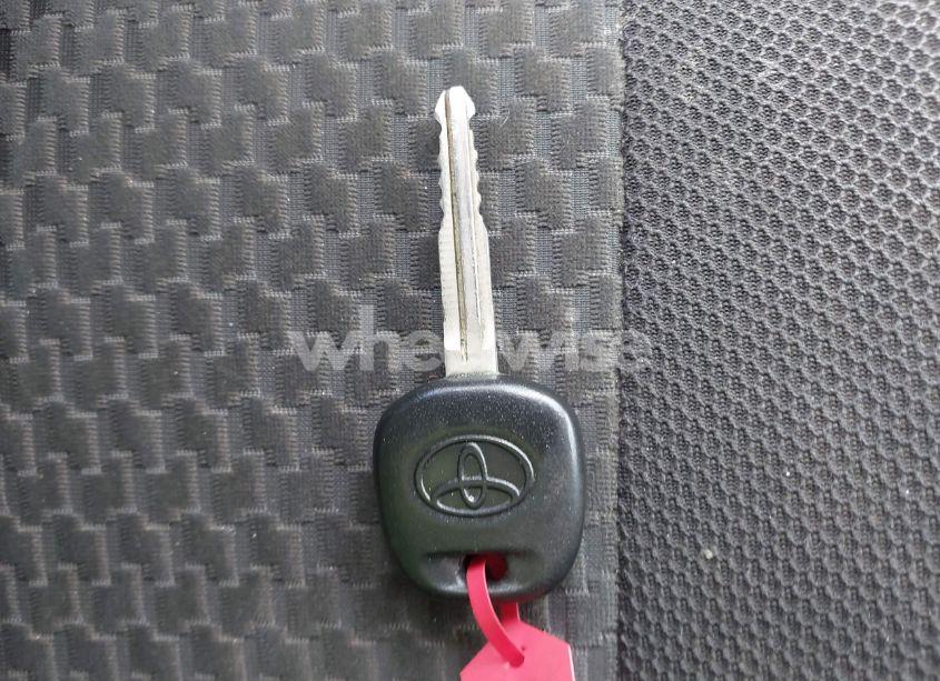 Photo 11 of 2007 Toyota Matrix (VIN 2T1KR32E17C646835)