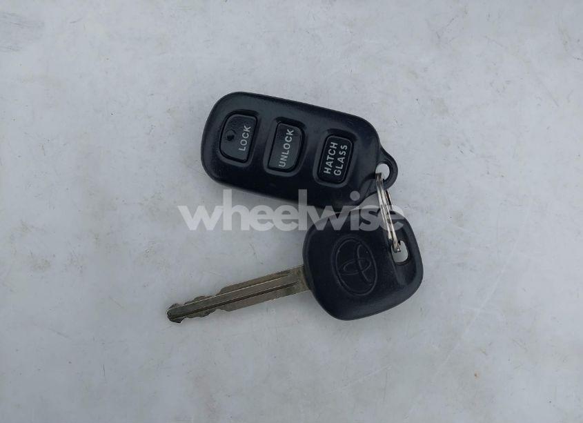 Photo 11 of 2007 Toyota Matrix XR (VIN 2T1KR32E17C646950)