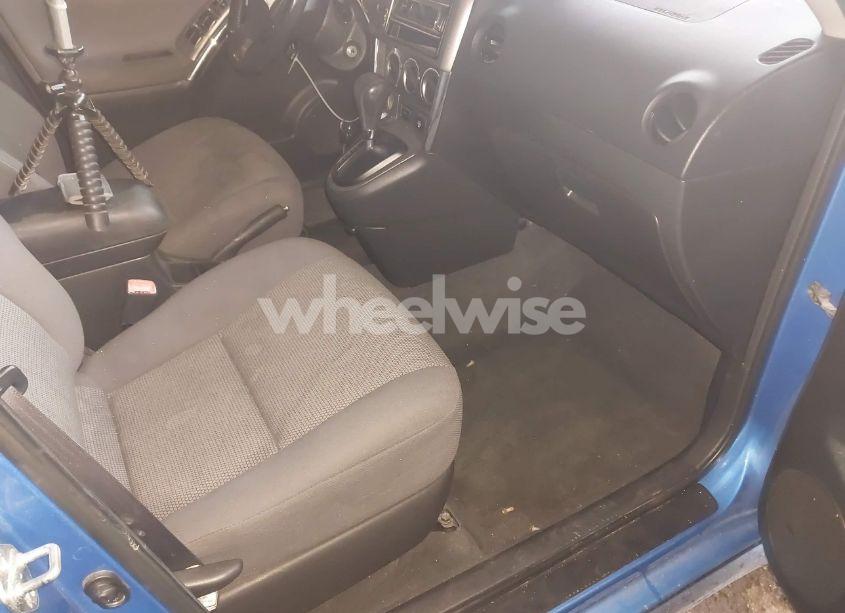 Photo 5 of 2007 Toyota Matrix XR (VIN 2T1KR32E17C650321)